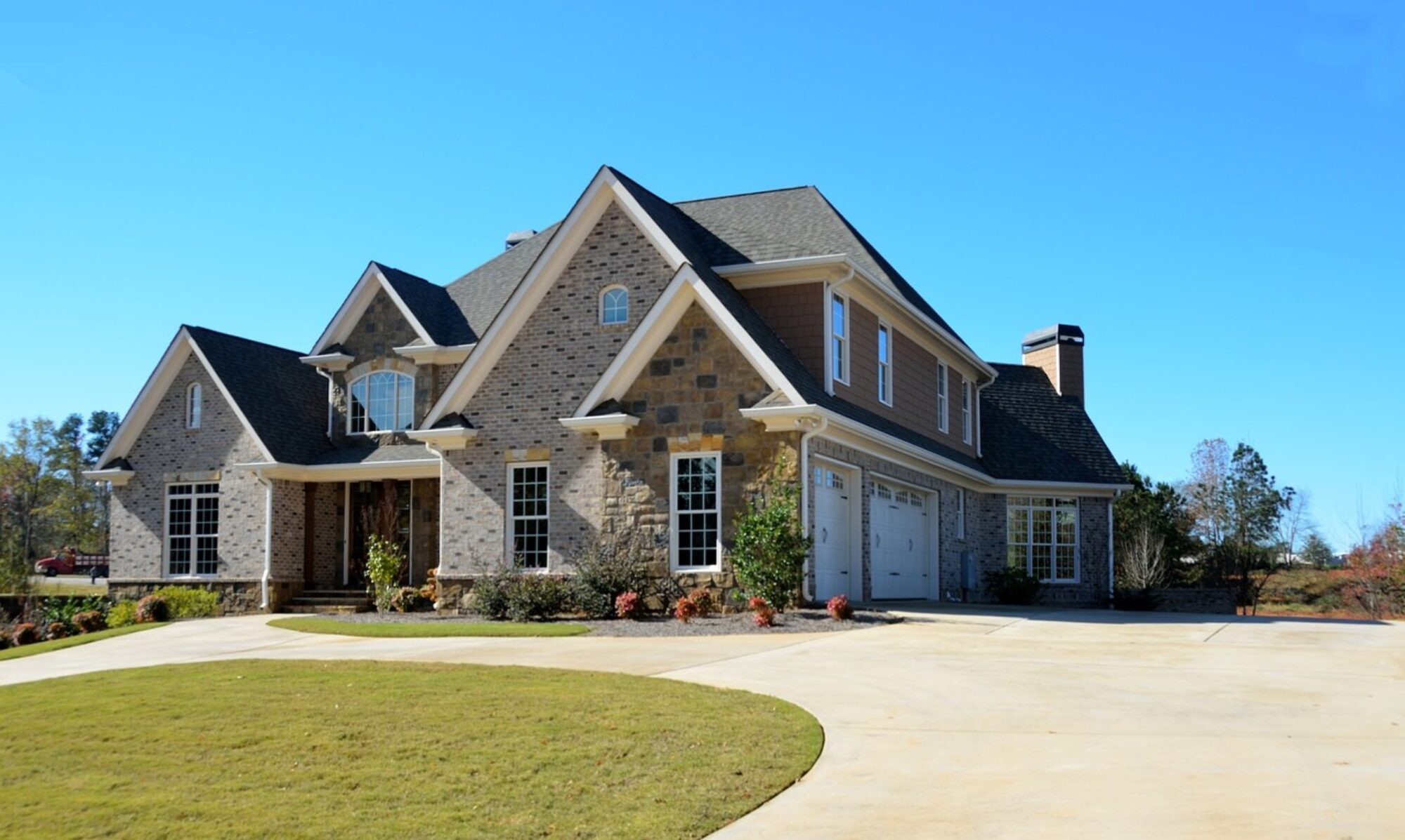a house with a driveway and a driveway